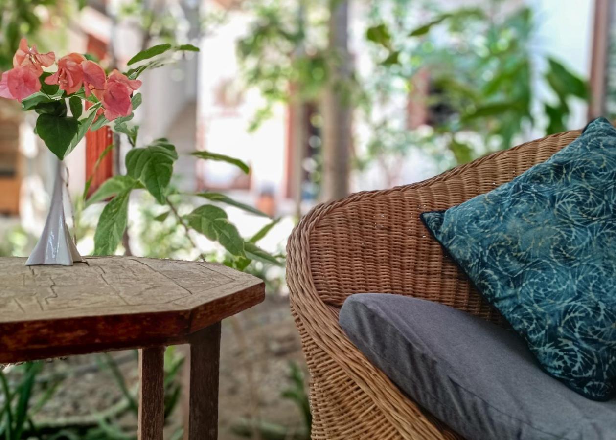 Soraya Yoga Wellness Center Ξενοδοχείο Τζίλι Τραγουανγκάν Εξωτερικό φωτογραφία