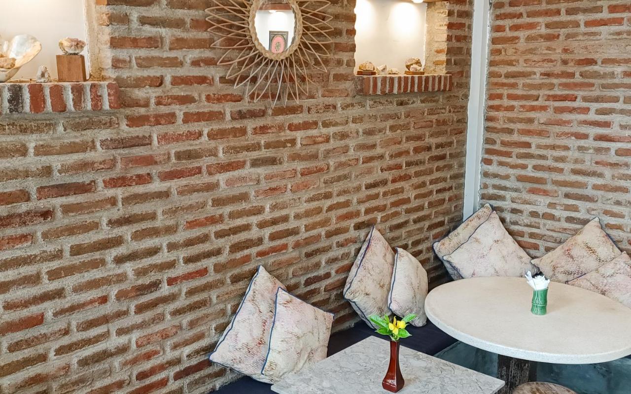 Soraya Yoga Wellness Center Ξενοδοχείο Τζίλι Τραγουανγκάν Εξωτερικό φωτογραφία